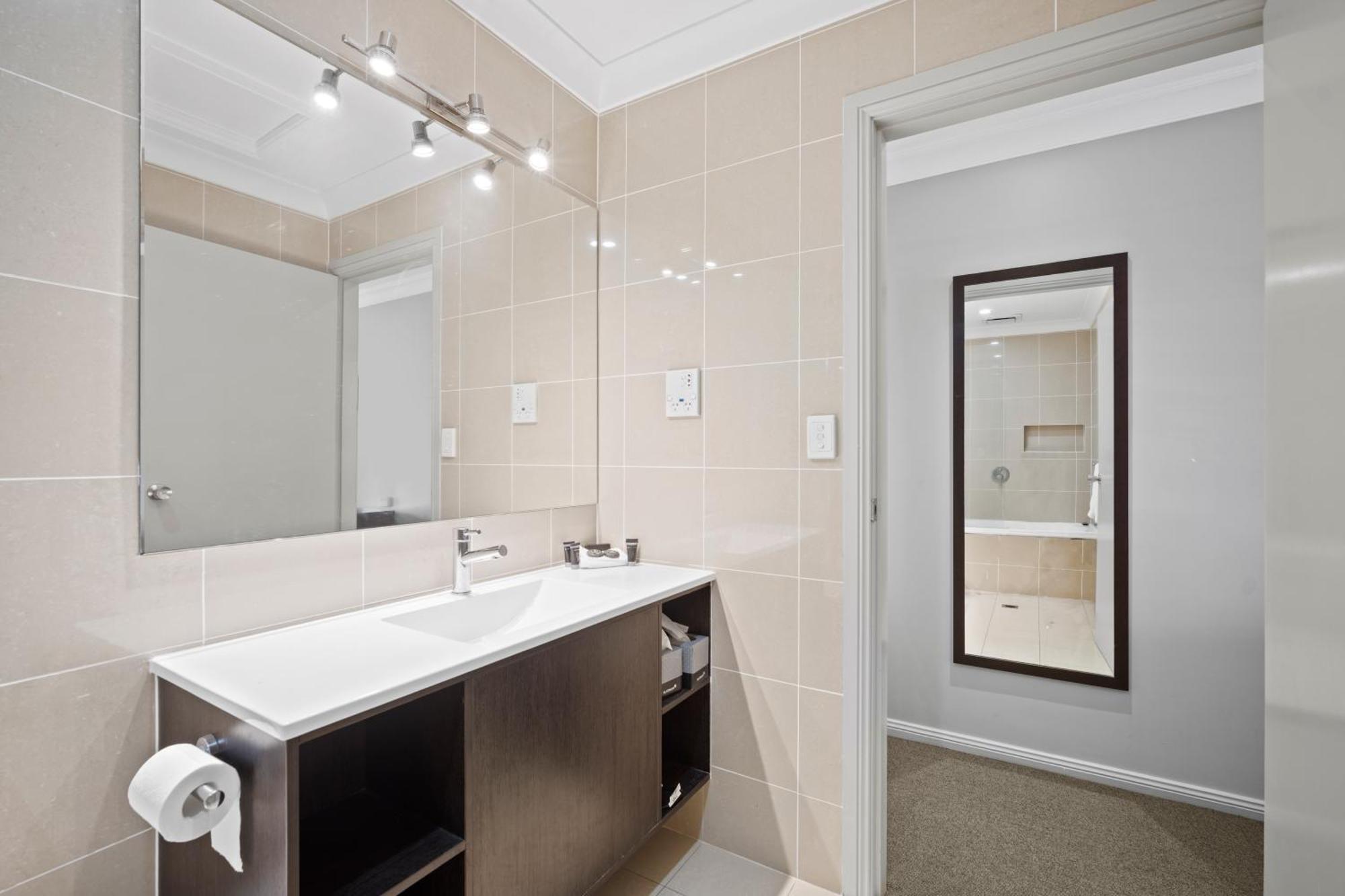 Carlyle Suites & Apartments Вагга-Вагга Екстер'єр фото